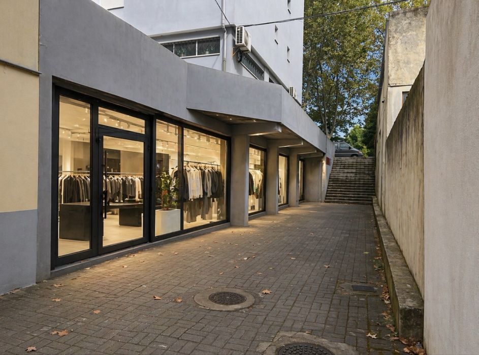 Espaço Comercial – APROX. 900 m²