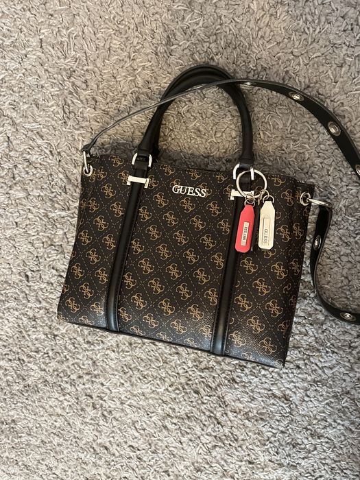 Оригінальні Сумочки Guess