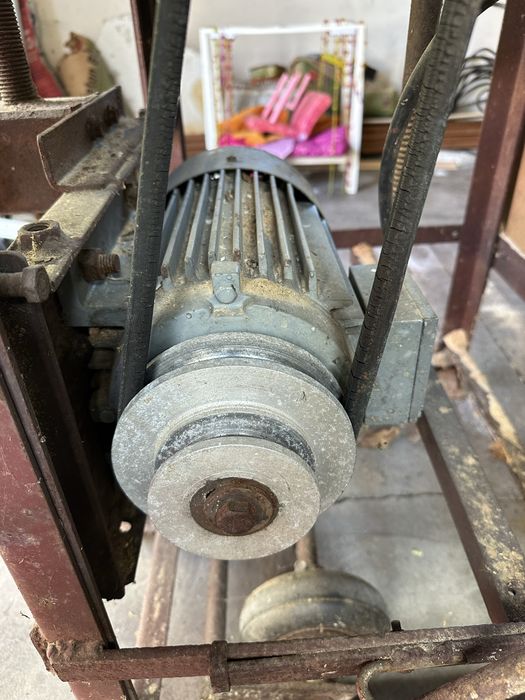 Pila stolowa 2.2kW 380v / 220v krajzega