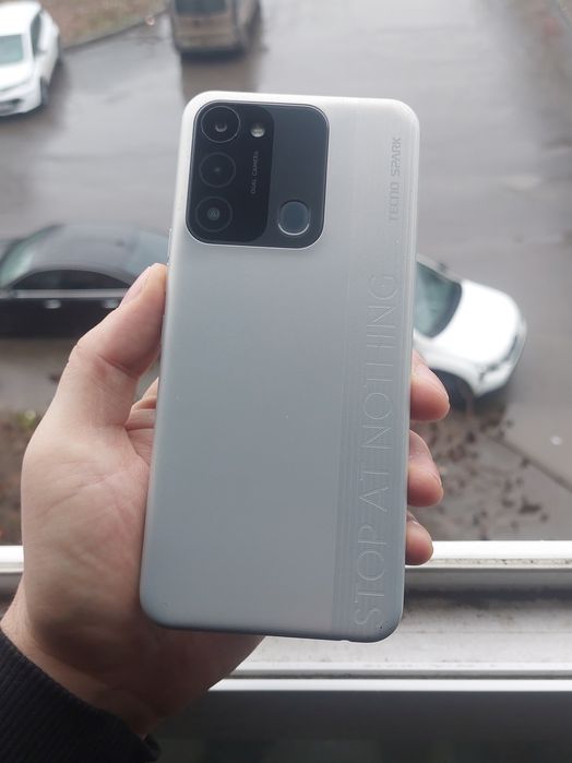 4/64 Tecno Spark 8C телефон, смартфон.