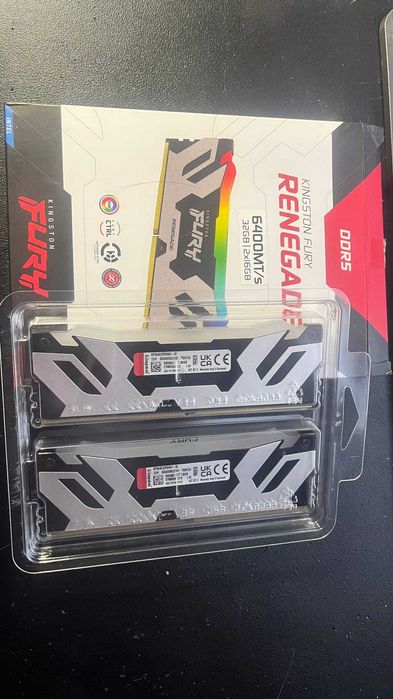 Kingston FURY RENEGADE 32 GB (2x16GB) DDR5 6400 MHz RGB