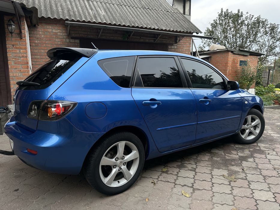 Mazda 3 bk 2005.  .