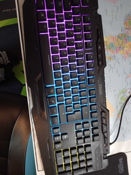 Teclado Krom Kyra. Rgb gaming keyboard. Teclado semi mecânico.