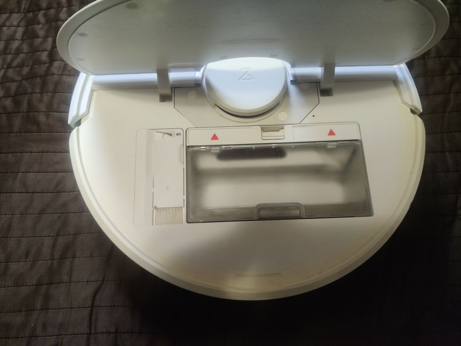 Продам робот пылесос Roborock S6