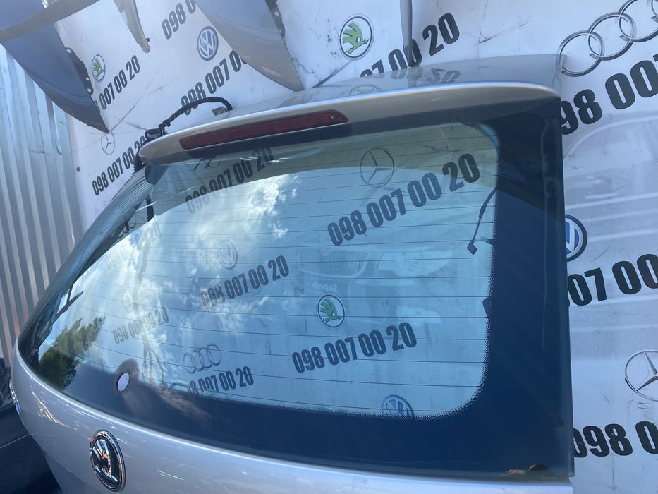Скло в ляду Багажника  Skoda Oktavia A7 Шкода Октавія А7 Scoda Octavia