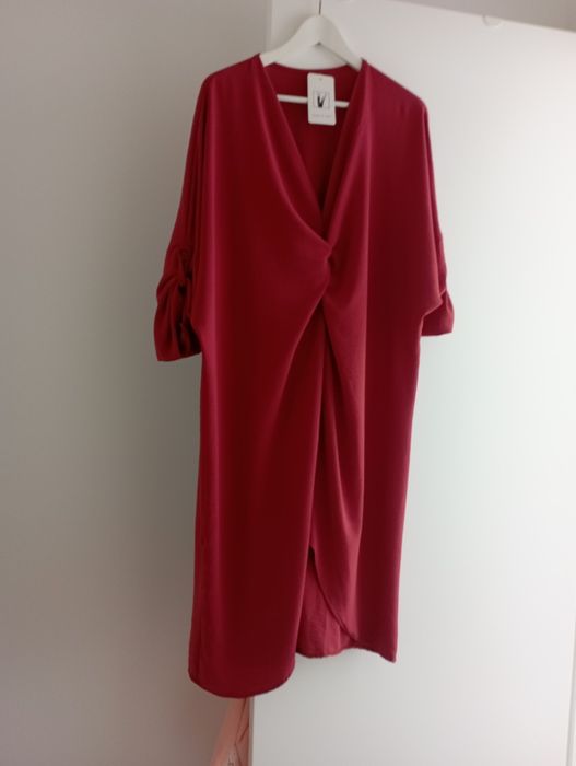 Vestido de senhora vermelho nunca foi usado