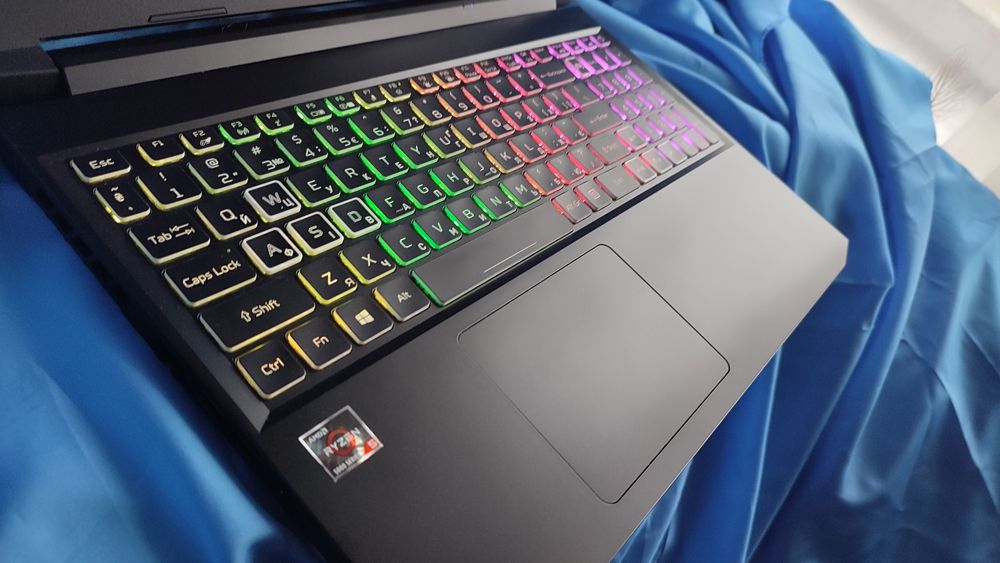 Acer nitro 144hz/rtx3060/r5-5600h/16/1000ssd/5 gaming