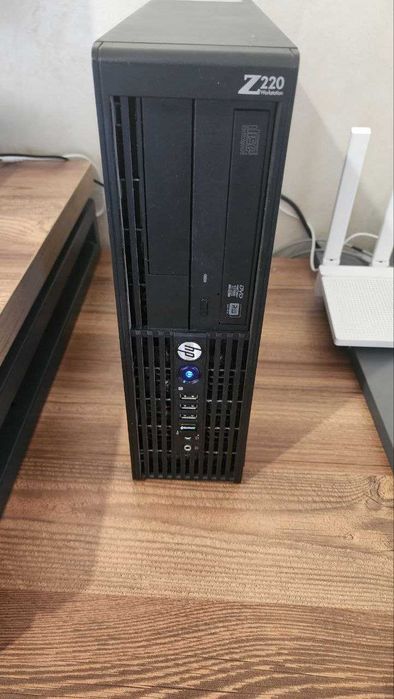 HP Z220 IntelCore i3-3240 4 ядра, 12gb ddr3, SSD 120gb, Windows 10 pro