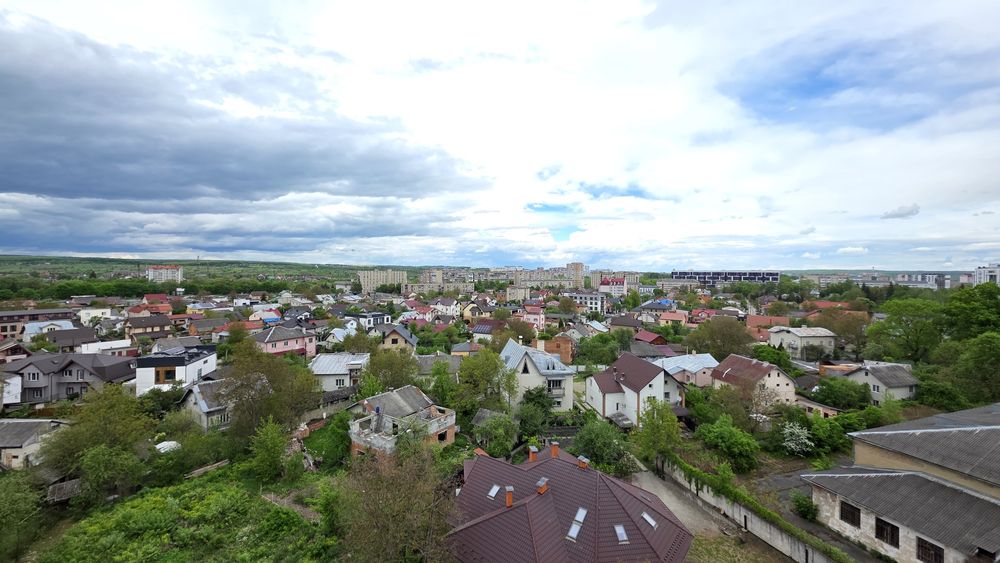 Продам видову 3к квартиру з виглядом на міське озеро то місто