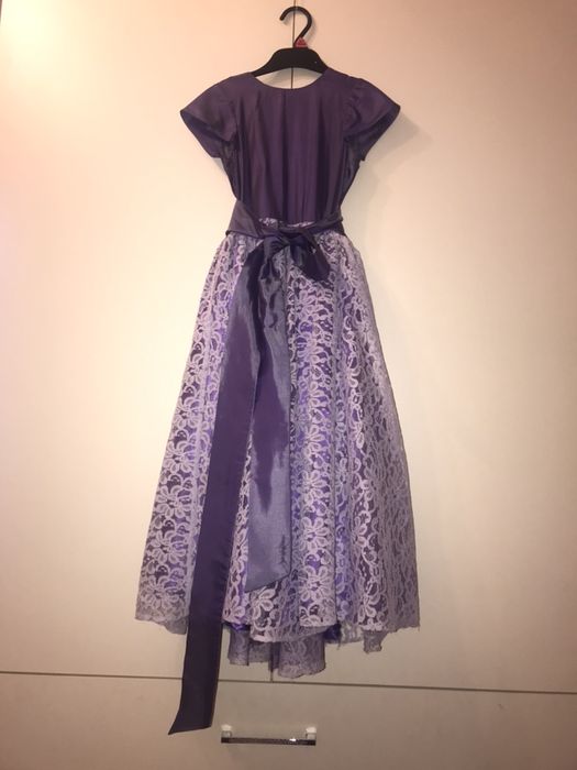 Платье 7 лет  - 8 лет рост 128 фиолетовое кружево нарядное на праздник