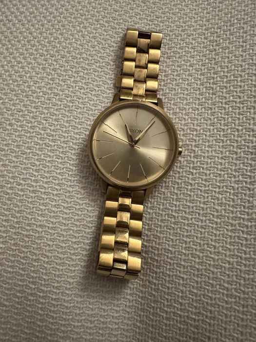 Relogio Nixon dourado