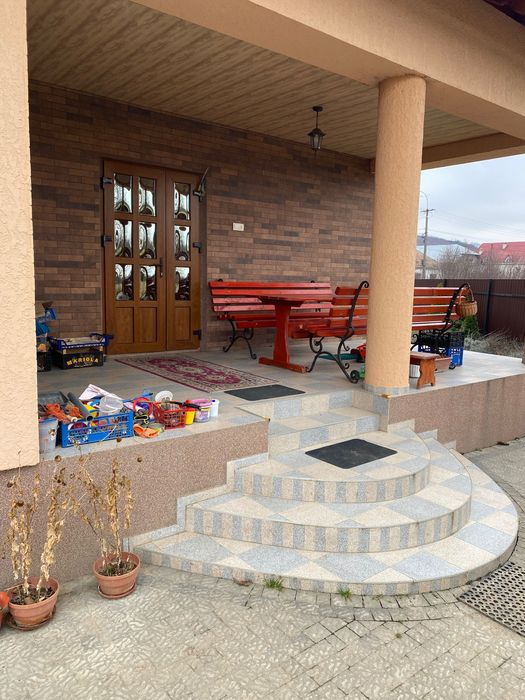 Продається житловий будинок у Закарпатті , м. Берегове .