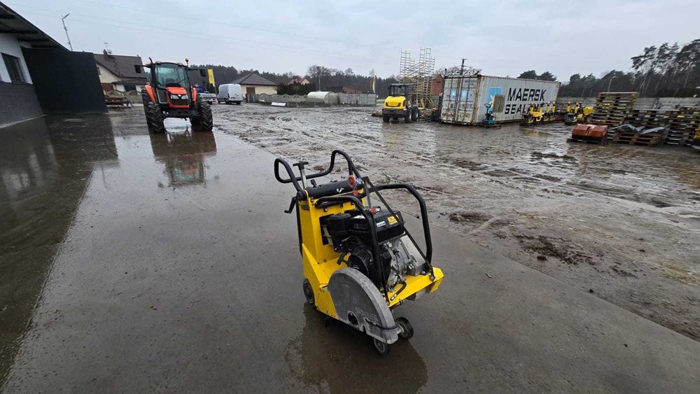 Piła na wózku przecinarka do betonu asfaltu Wacker Neuson z napędem
