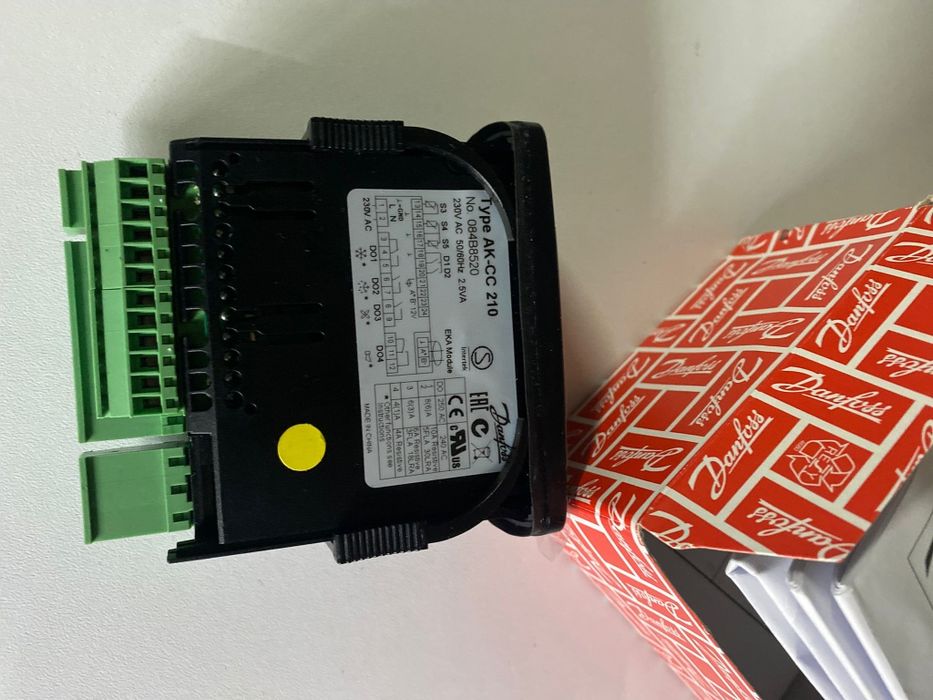 Termóstato DANFOSS AK-CC 210 NOVO