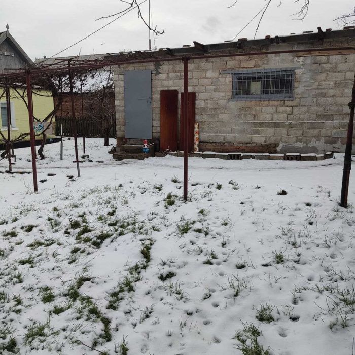 Продаю дім, зроблений ремонт, присутні всі зручності.