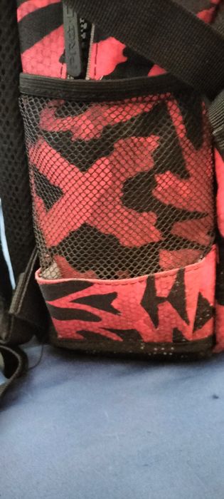 Vendo mochila escolar como nova