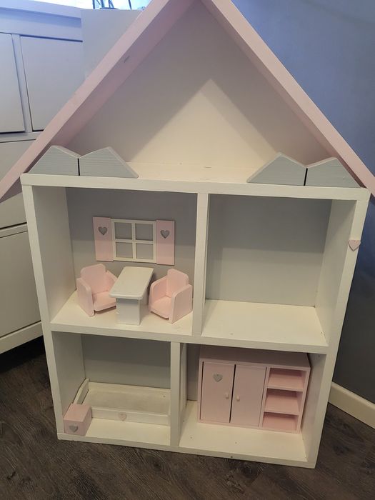 Drewniany domek dla lalek barbie z mebelkami