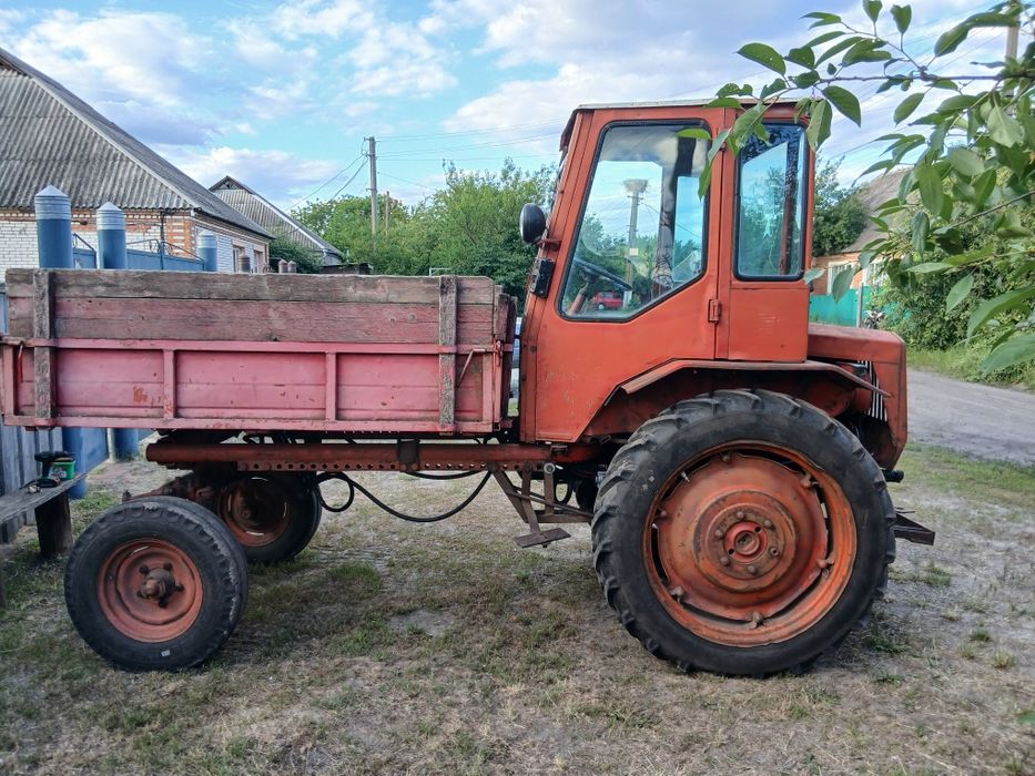 Продам трактор Т16