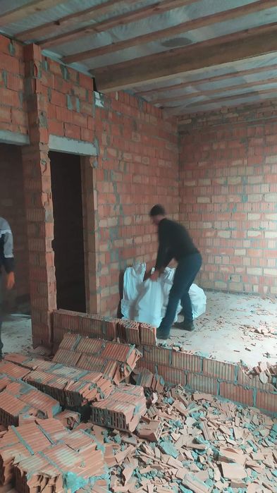 Вивіз будівельного сміття різного,  демонтажні роботи, монтаж стін