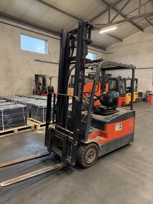 Wózek widłowy Toyota 7FBEF16