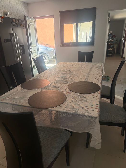 Mesa de vidro com 6 cadeiras nas medidas 2x1