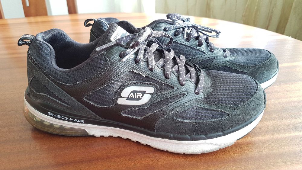 Ténis Pretos Skechers