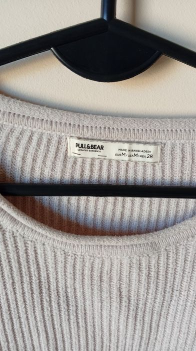 Kremowy luźny sweter ,Pull &Bear, rozmiar M