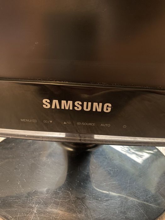 Продам б/у монітор .