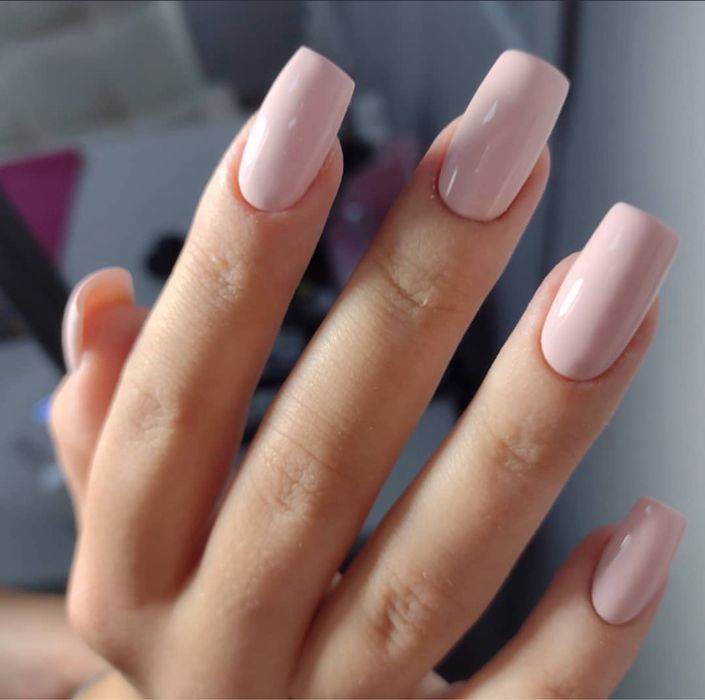 Манікюр гель-лак нарощення нігтів корекція нігтів центр