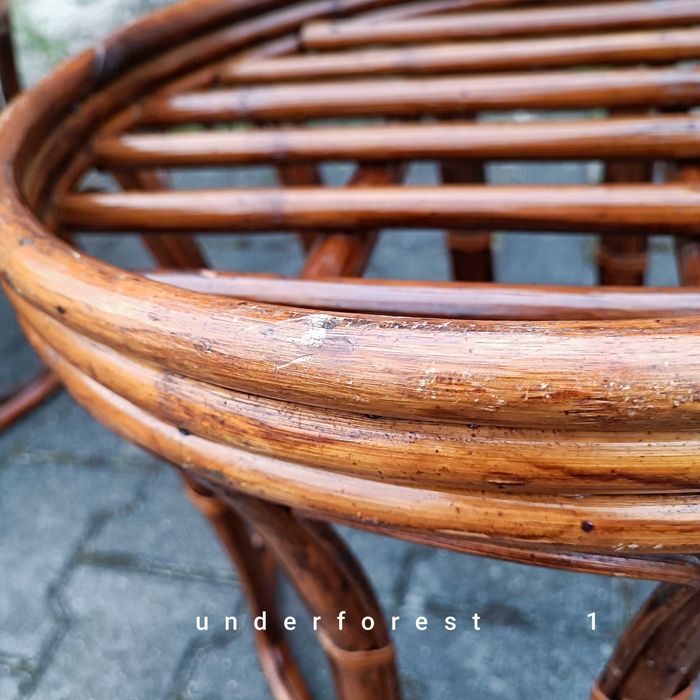 Stoliki okrągłe ratanowe siedziska kwietnik boho natural salon taras