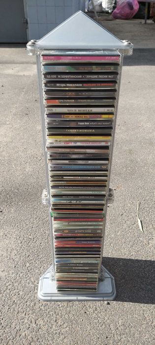 Підставка з CD дисками