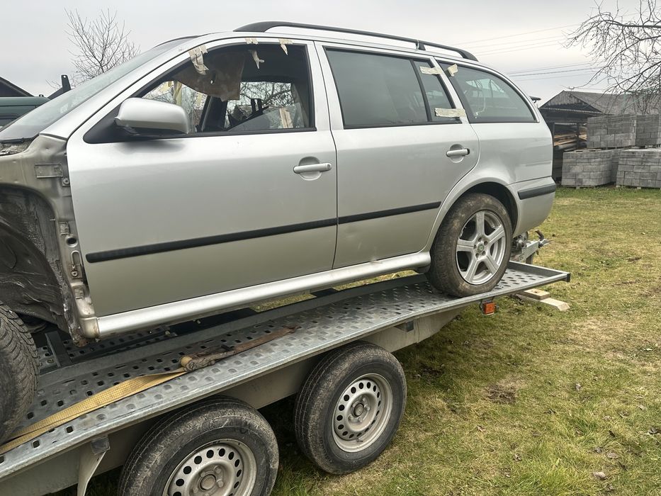 Двері , шкода тур , skoda tur