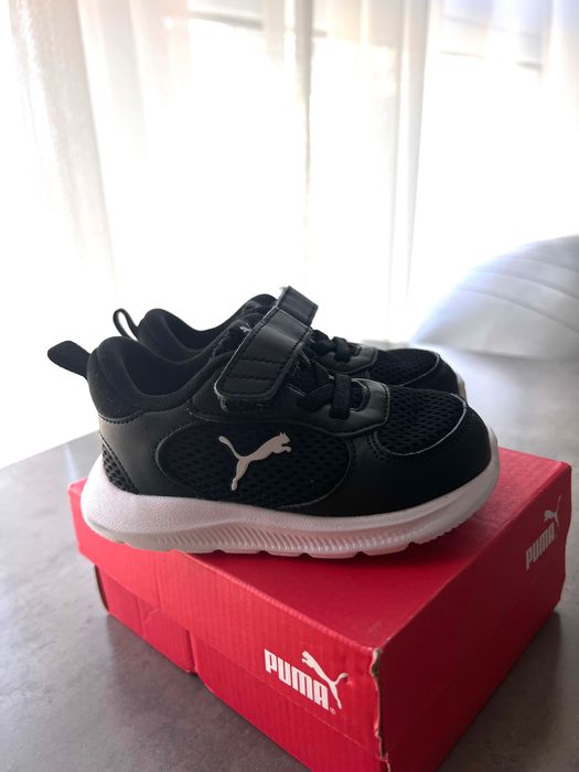 Дитячі чорні кросівки Puma