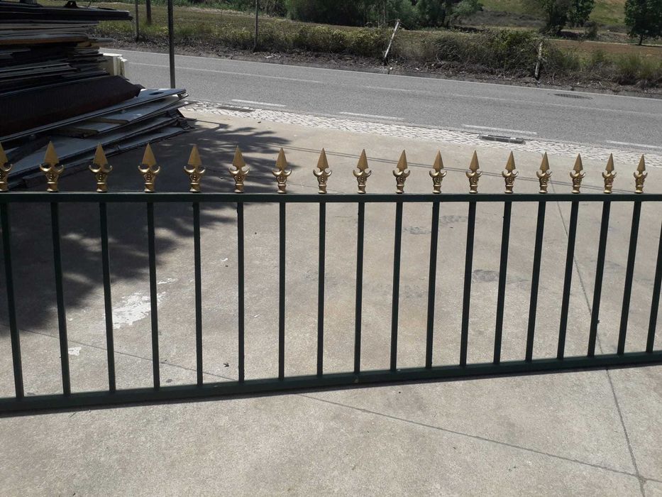 Grades em ferro para varandas e muros - Fabricante