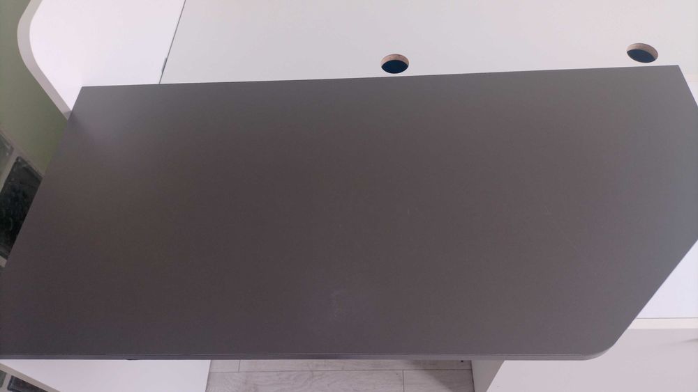 Łóżko młodzieżowe z biurkiem i szafką