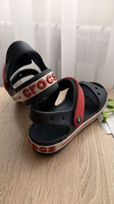 Сандалі босоніжки Crocs J2