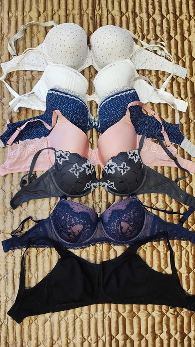 Бюстгальтери  різні  Обʼєм: 75.
