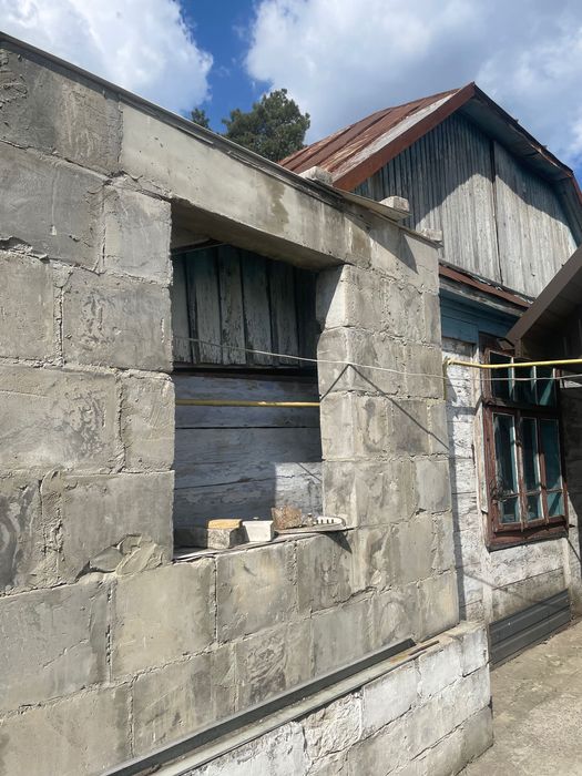 Хата під матеріали