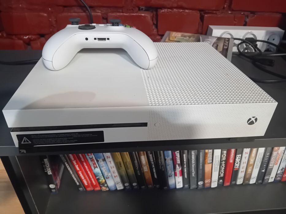 Konsola Xbox One s