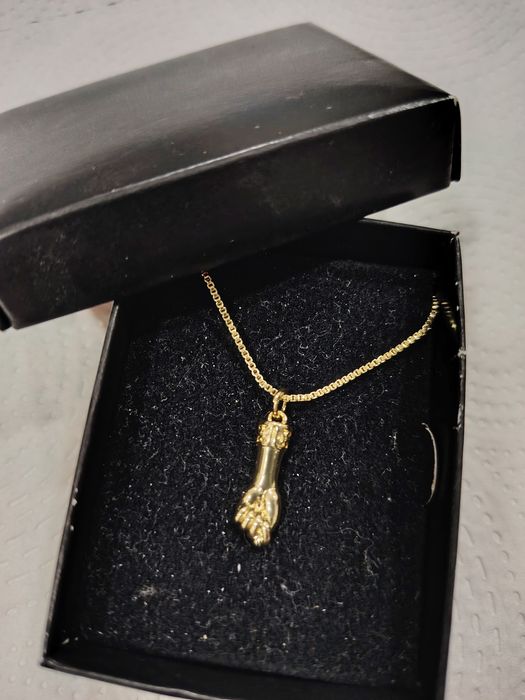 20€ fio 25,cm com mão de figa  banho a ouro 24k entrego em Rio tinto o