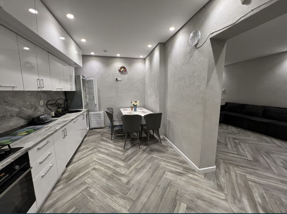 Продам велику 3-х кімнатну квартиру