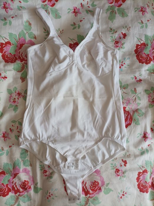 Body Triumph 44 100B