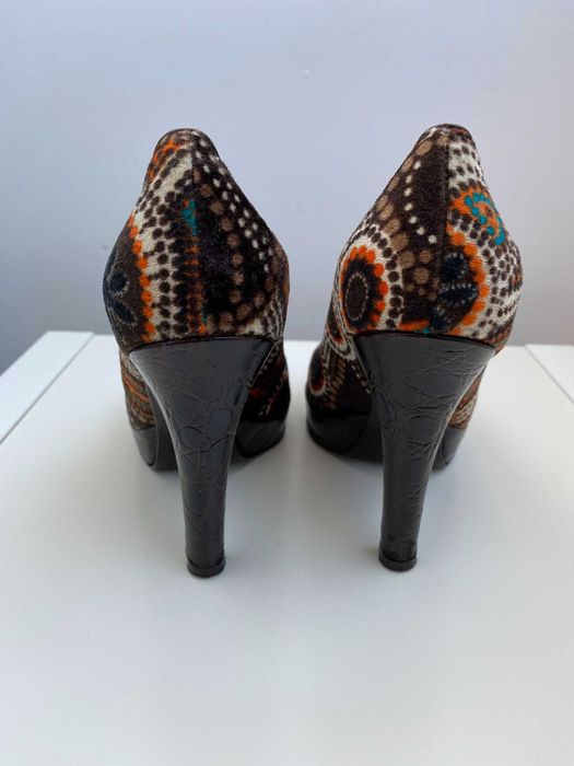 Par de sapatos  veludo colorido _ Pura Lopez