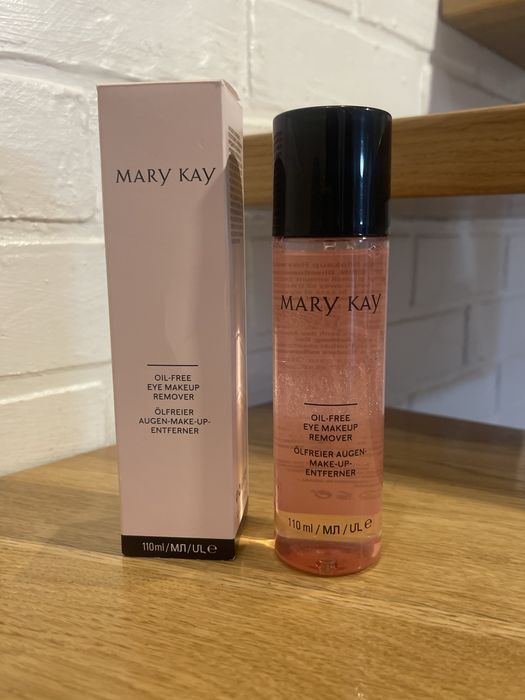 Знежирений засіб для зняття макіяжу з очей Mary Kay