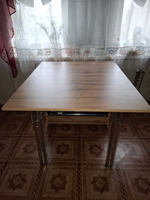 Стіл-тумба  розкладний.