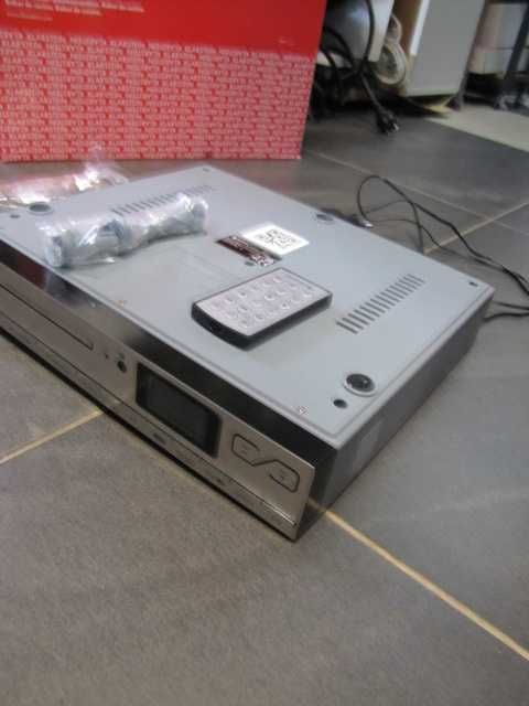 KCD 20 radio kuchenne z CD do zabudowy USB, MP3 srebrne AUNA pilot