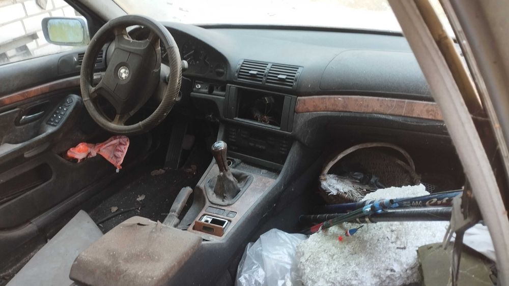 Автомобиль бмв 525 Е39