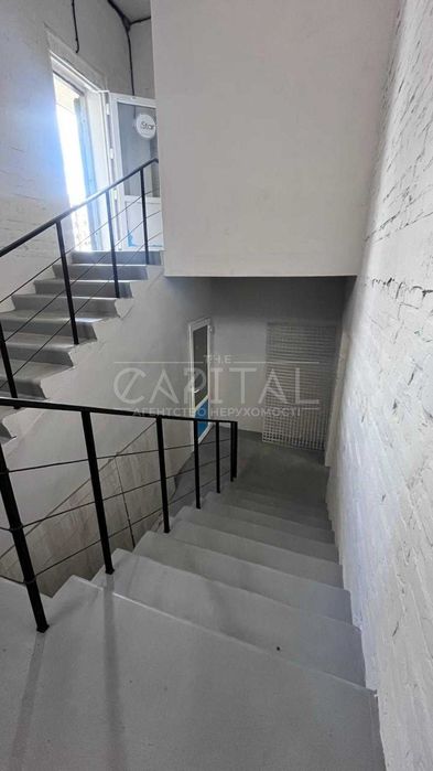 Продаж Комерційне приміщення вільного призначення — 205,4 м², цоколь