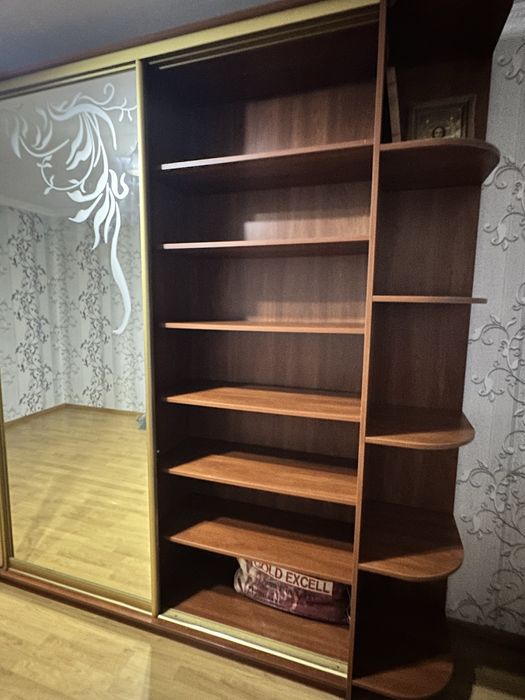 Продається шафа купе