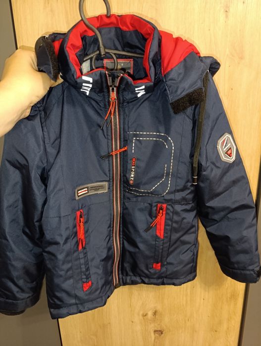 Куртка осіння тепла для хлопчика 110 в новому стані